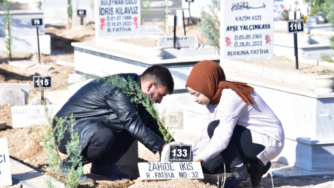 Hayırseverler Tarafından Bağışlanan Fidanlar Toprakla Buluşturuldu