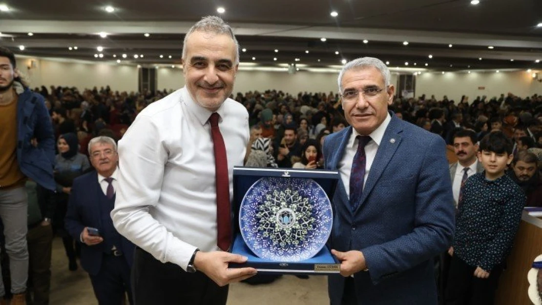 'Hikayelerle Anadolu İrfanı' Konferansı Yoğun İlgi Gördü