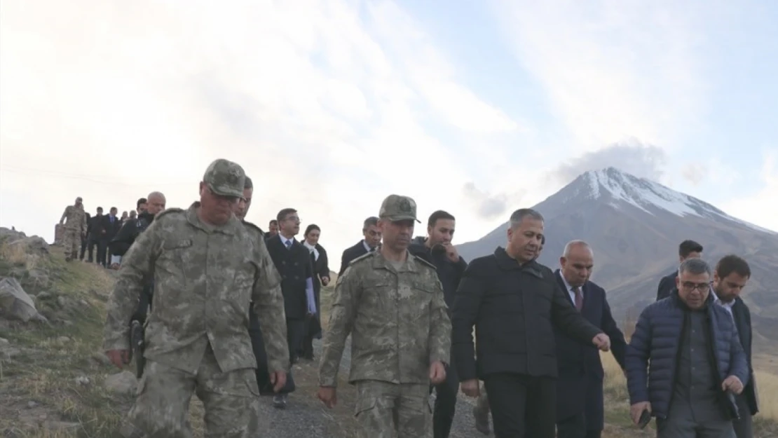 İçişleri Bakanı Yerlikaya, Türkiye-İran güvenlik duvarını inceledi