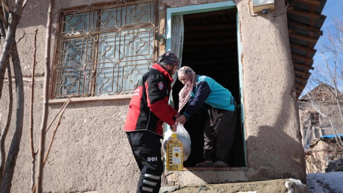 İHH Deprem Sonrası Elazığ'da Önemli Faaliyetler Gerçekleştirdi