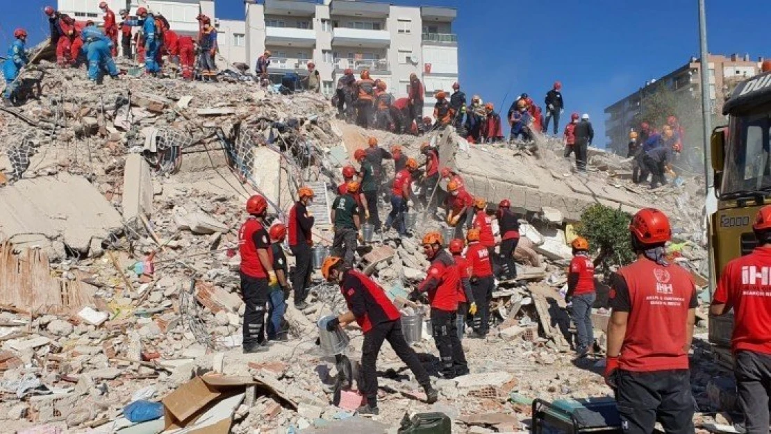 İHH Elazığ Ekibi İzmir'de Kurtarma Faaliyetlerine Katıldı