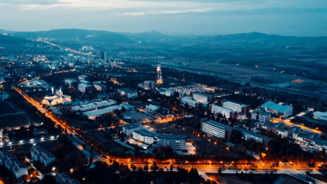 İnönü Üniversitesi Yeşil Kampüste 102 Basamak Yükseldi