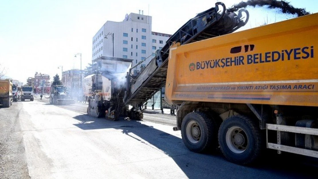 İstasyon Caddesi'ndeki Genişletme Çalışmalarını İncelediler