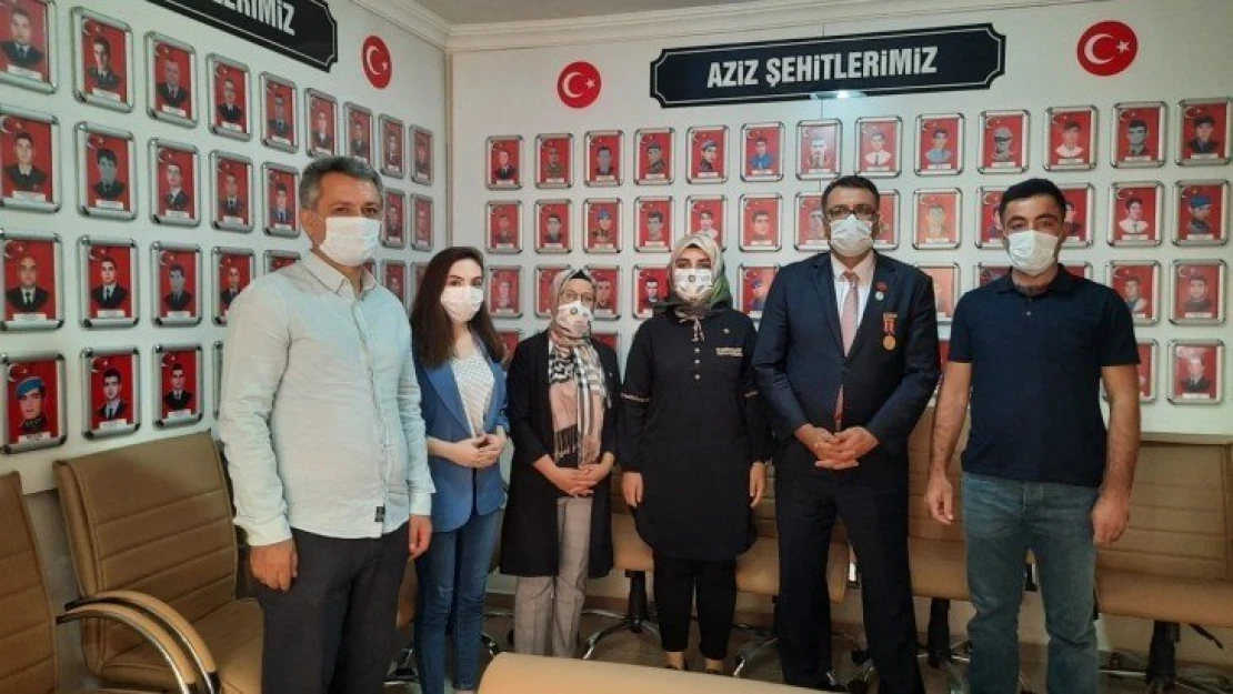 İyi Parti Kadın Ve Gençlik Kollarından Anlamlı Ziyaret