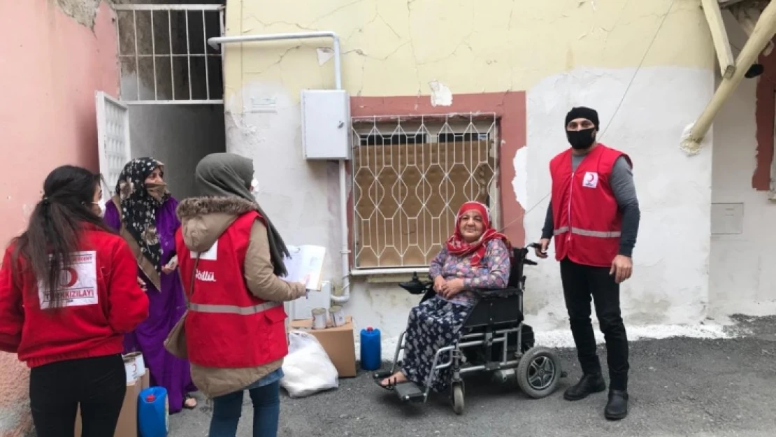 Kızılay Sokağa çıkma gününde vatandaşlar ile  buluştu