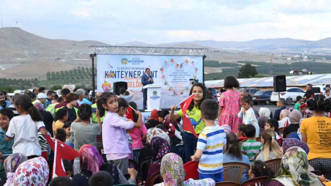 Kültür Ve Turizm Bakanlığı Konteyner Kent Alanında Düzenlenen Yılsonu Şenliklerinde Öğrenciler Doyasıya Eğlendi