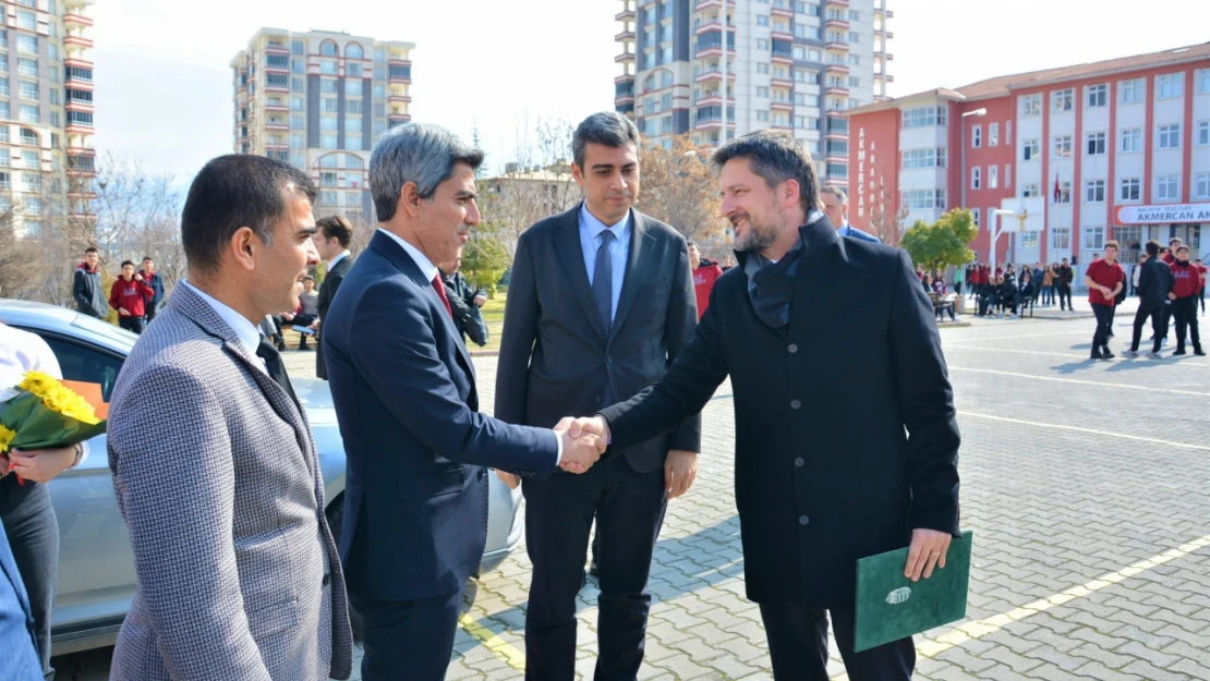 Macaristan Ankara Büyük Elçisi ViktorMatis, Akmercan Anadolu Lisesini Ziyaret Etti