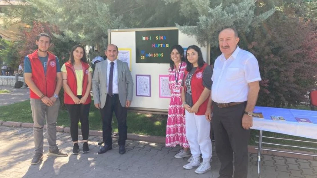 Malatya Aile ve Sosyal Hizmetler İl Müdürü Çocuk Hakları Standını ziyaret etti