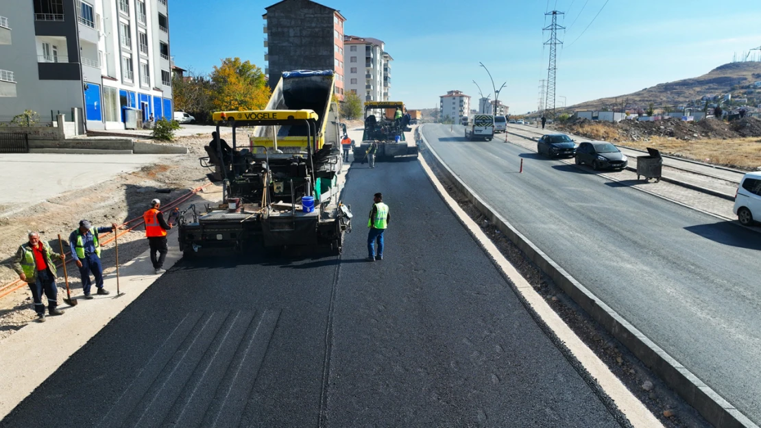 Malatya Büyükşehir Belediyesi Mehmet Akif Üstündağ Caddesi'ni Güvenli Ve Konforlu Hale Getiriyor