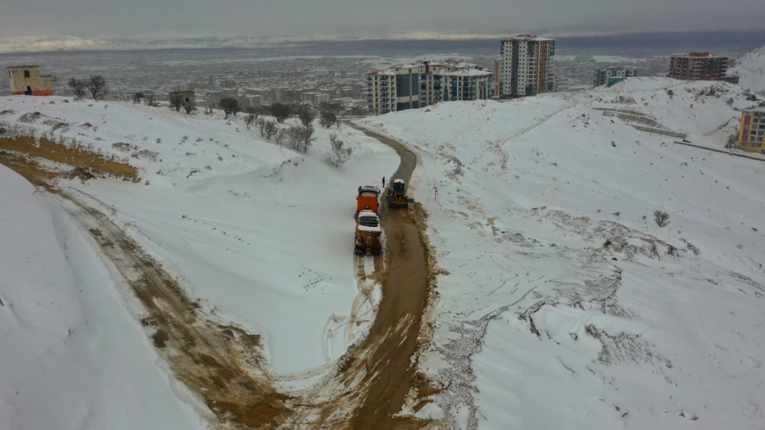 Malatya Büyükşehir Belediyesi Kar Mesaisine Devam Ediyor