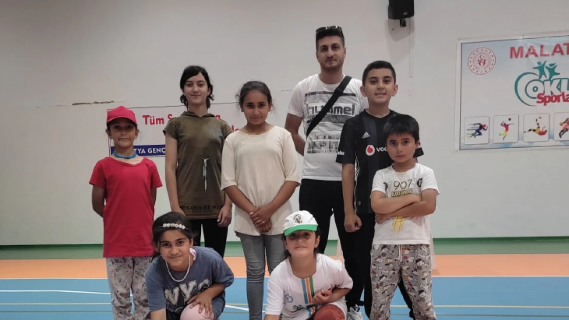 Malatya Curling Turnuvası Depremzedelere Moral Oldu