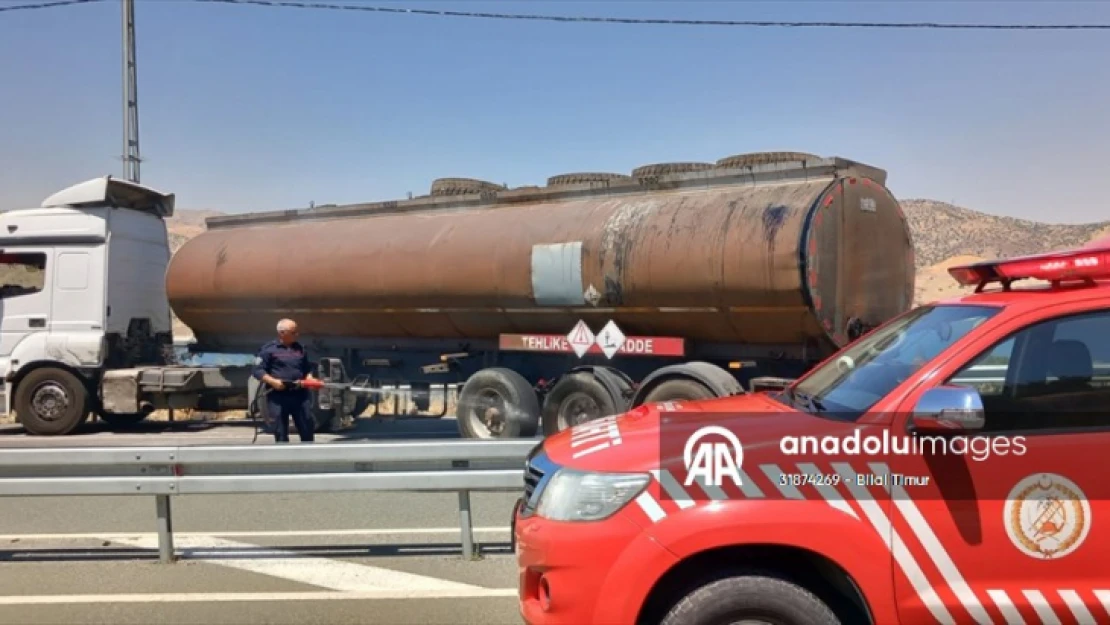 Malatya'da asfalt yüklü tankerde çıkan yangın söndürüldü