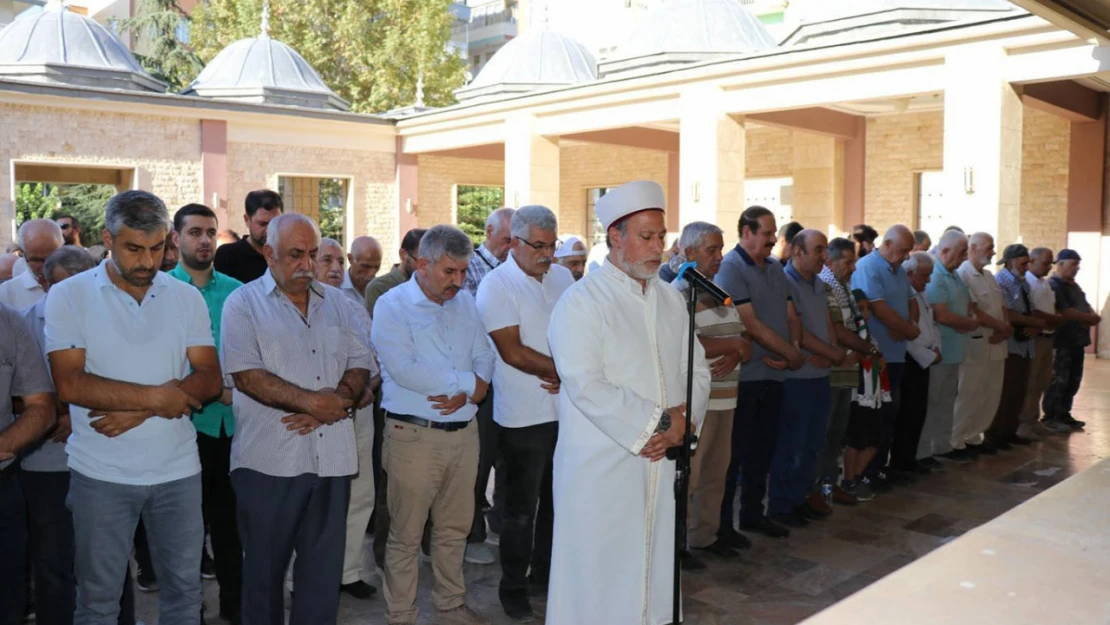 Malatya'da Batı Şeria'da şehid edilen Ayşenur Ezgi Eygi için gıyabi cenaze namazı kılındı