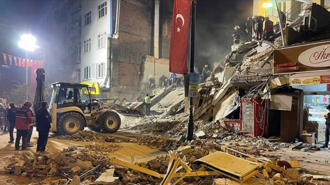 Malatya'da çöken binadaki tadilatı yaptıran işletmecinin yargılanmasına devam edildi