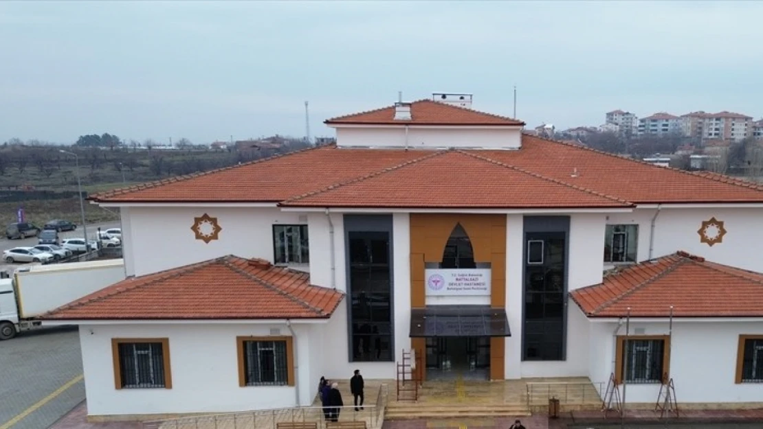 Malatya'da depremden sonra yapılan semt polikliniği 22 mahalleye hizmet verecek