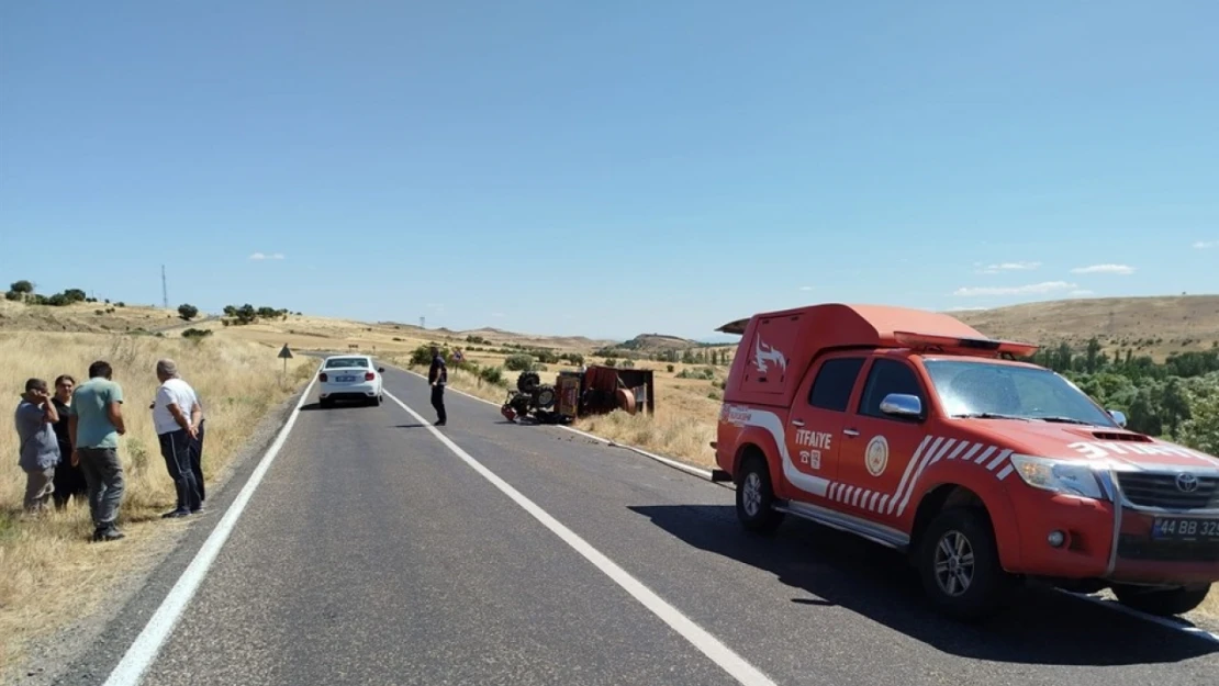 Malatya'da devrilen tarım aracının sürücüsü öldü, 1 kişi yaralandı