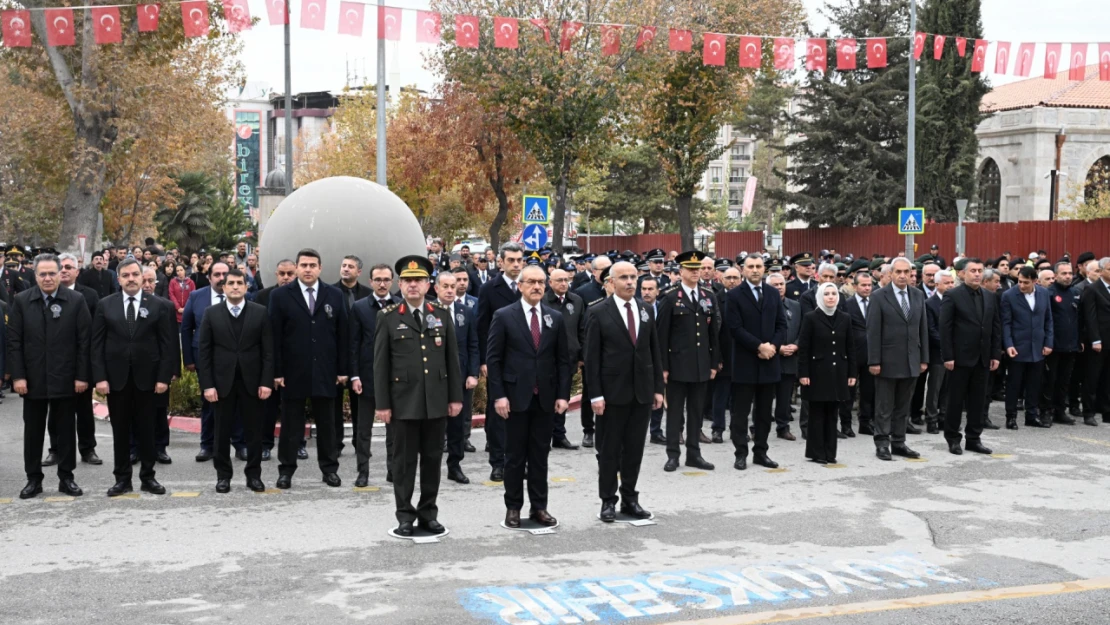 Malatya'da Gazi Mustafa Kemal Atatürk  Düzenlenen Törenle Anıldı