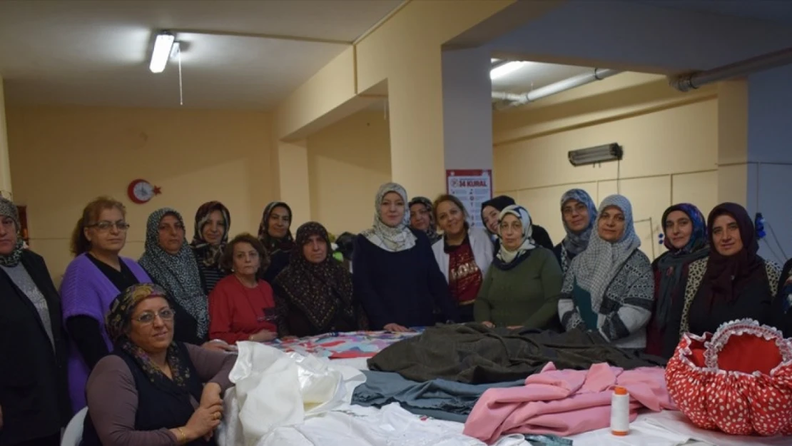Malatya'da Halk Eğitim Merkezi kursiyerlerine kumaş desteği