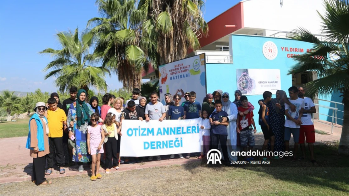 Malatya'da konteynerde kalan otizmli çocuklar için Mersin'e gezi düzenlendi