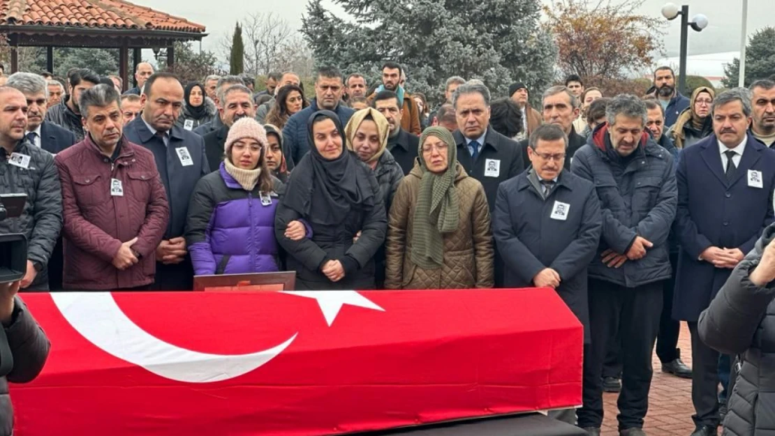 Malatya'da otobüs kazasında hayatını kaybeden profesör için üniversitede tören düzenlendi