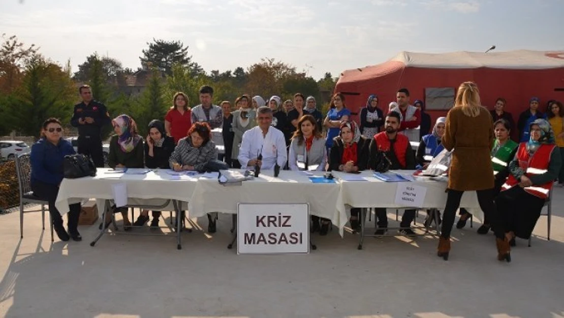 Malatya Eğitim Ve Araştırma Hastanesinde 'Afet Ve Acil Durum Tatbikatı' Yapıldı.