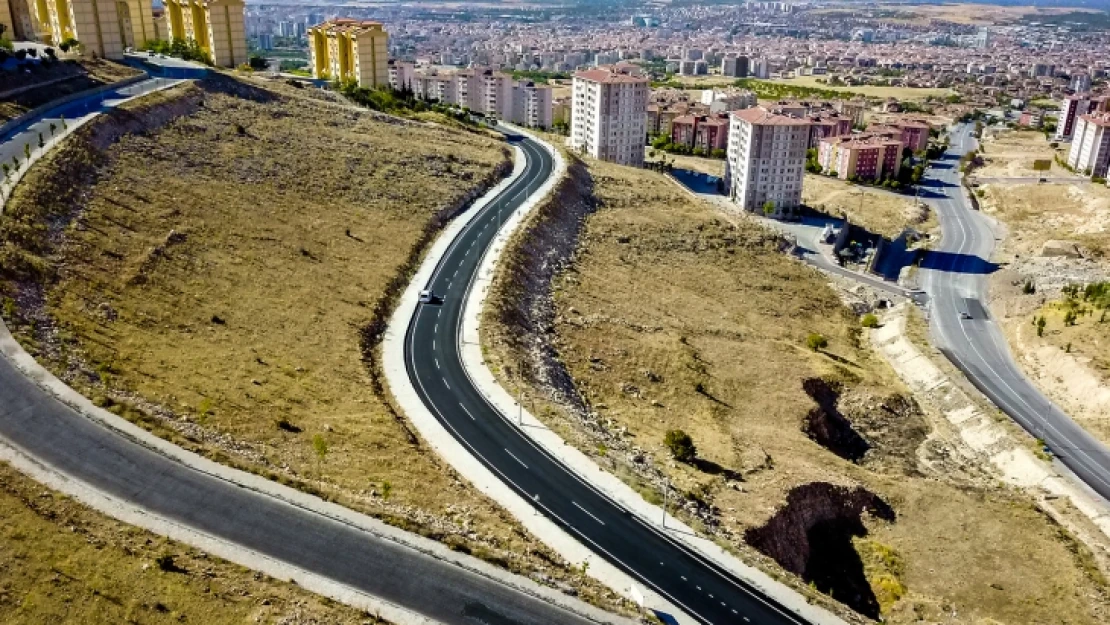 Büyükşehir Billur Ve Uyakat Caddelerini Asfaltladı