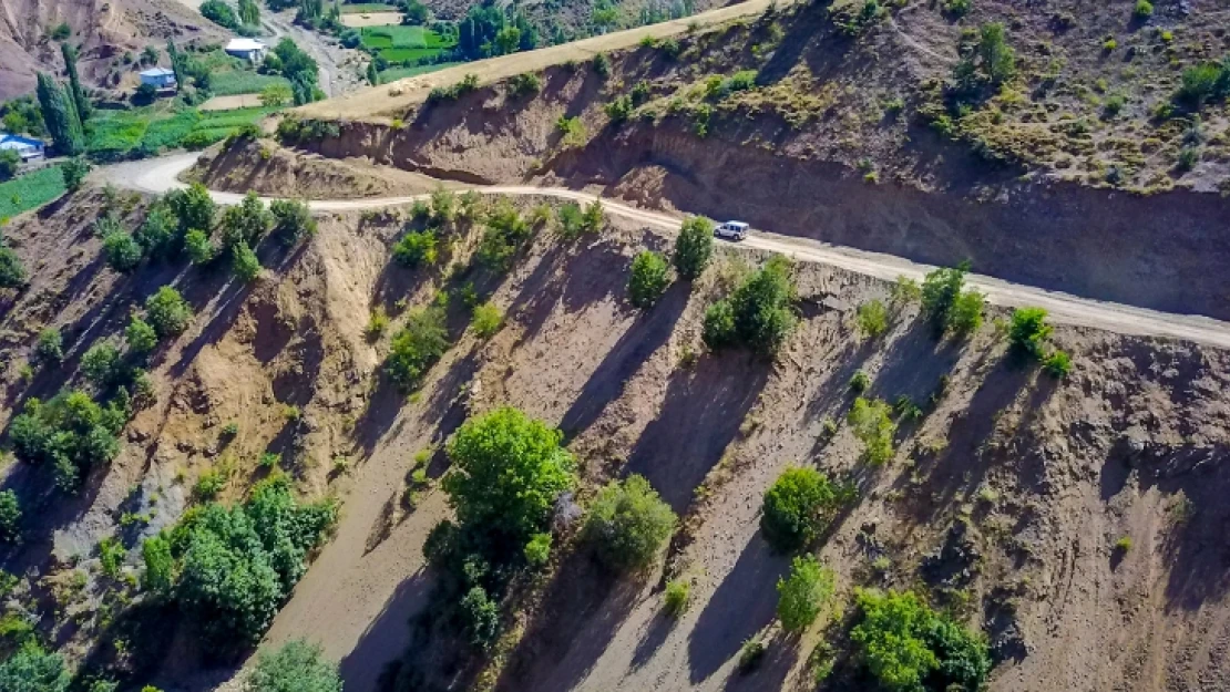 4 Metrelik Yol 10 Metreye Çıkarılıyor