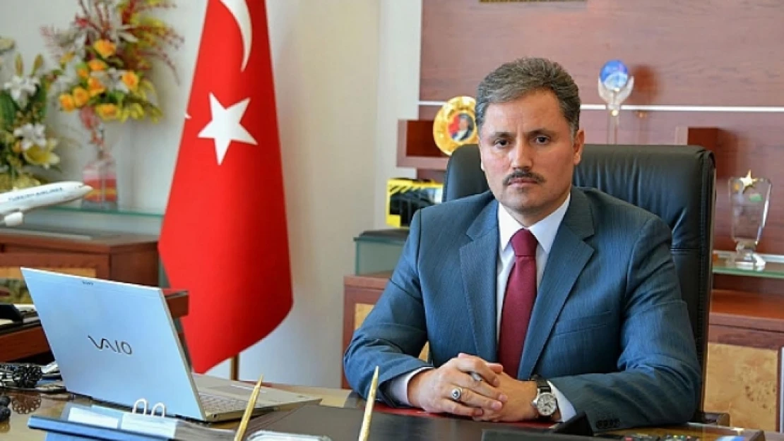 Ahmet Çakır İstifa Etti