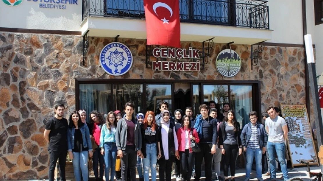 Gençlik Meclisi Tıp Fakültesi Öğrencileriyle Bir Araya Geldi