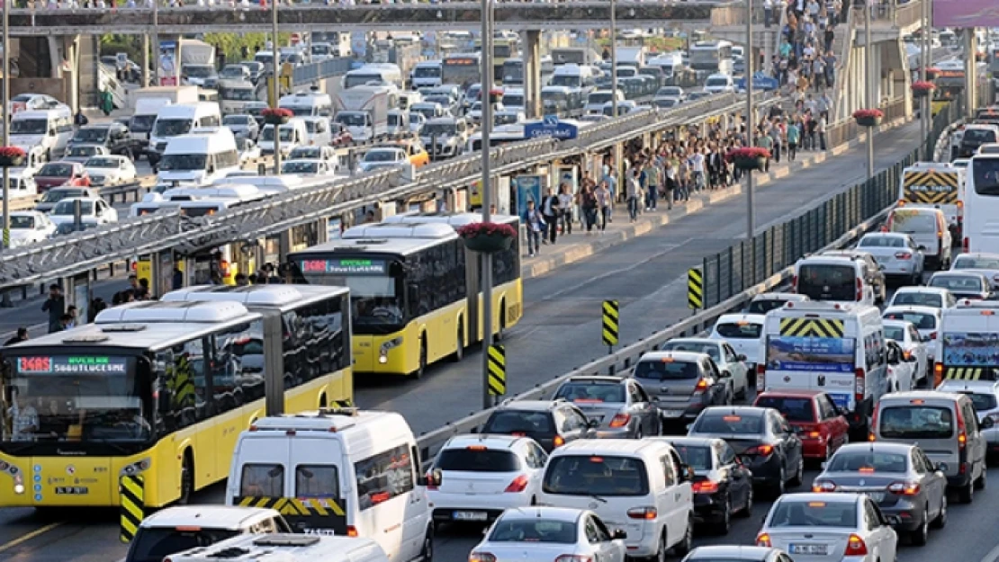 Trafikte 22 Milyondan Fazla Araç Var