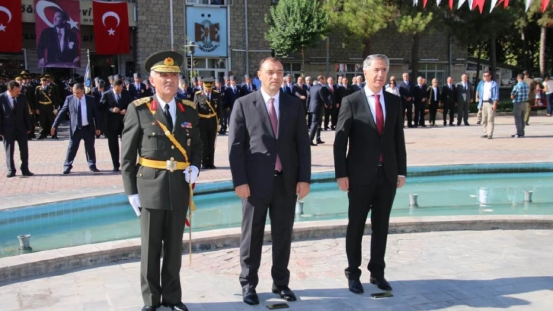 Elazığ'da 30 Ağustos Zafer Bayramı Törenlerle Kutlandı