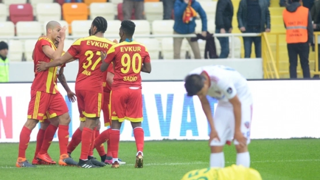 Yeni Malatyaspor 3 puanı 3 golle aldı