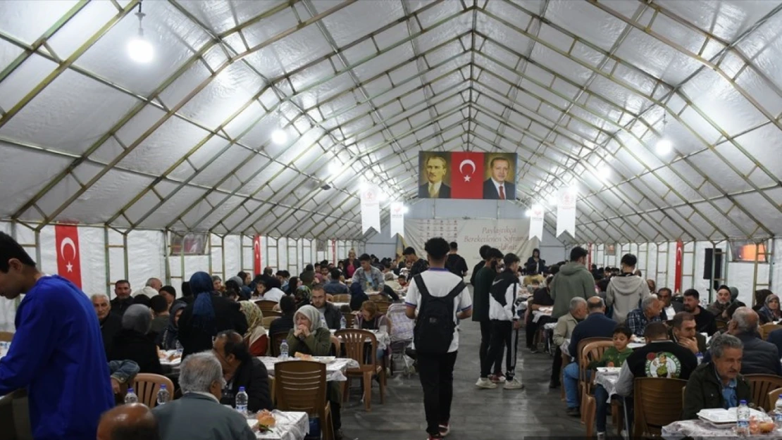 Malatya Vakıfları Bölge Müdürlüğü günlük 8 bin 700 kişiye iftar verdi