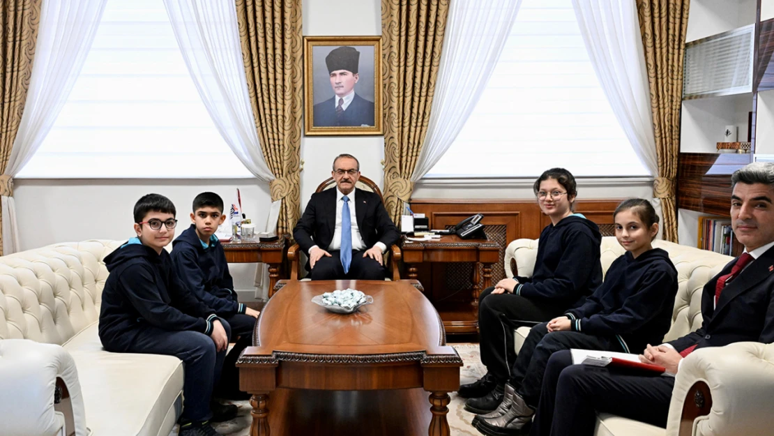 Malatya Valisi Yavuz, 'Önem Projesi' kapsamında öğrencileri kabul etti