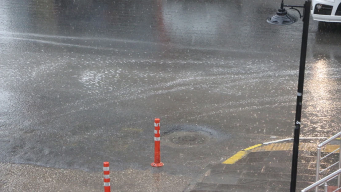 Meteorolojiden kuvvetli yağış uyarısı