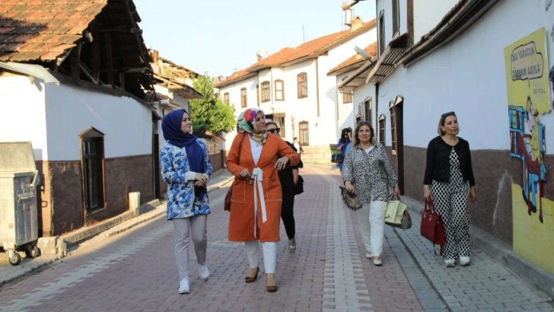 Miad Kadın Kolları, Battalgazi İlçesinin Tarihi Mekanlarını Gezdi