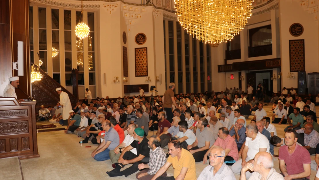 Müftü Dolu: Sıkıntılarımızdan kurtulmanın tek yolu Peygamber Efendimiz'in hayatını örnek almaktır