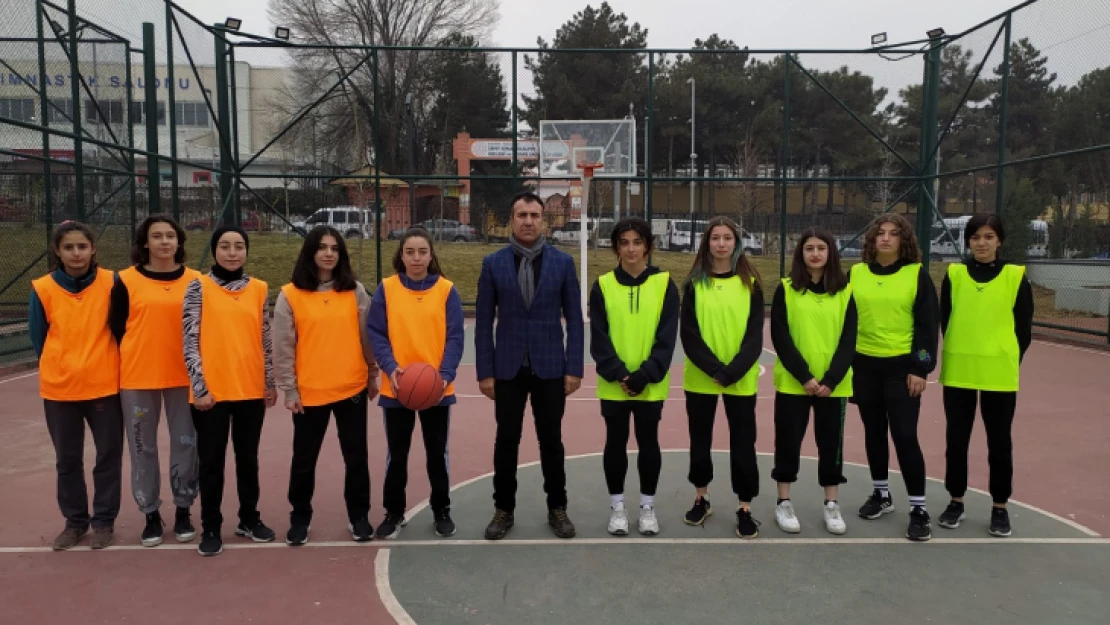 Müftü Veysel Işıldar Adına Basketbol Turnuvası Düzenledi