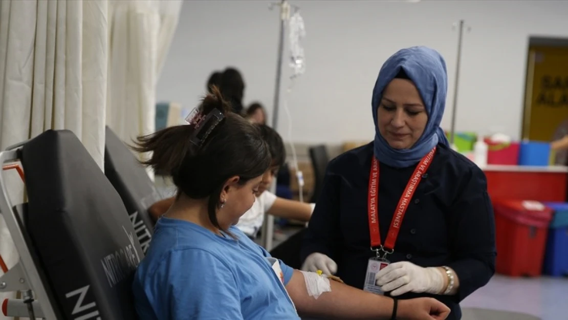 Nazik hemşire kanseri yenip çok sevdiği mesleğine döndü