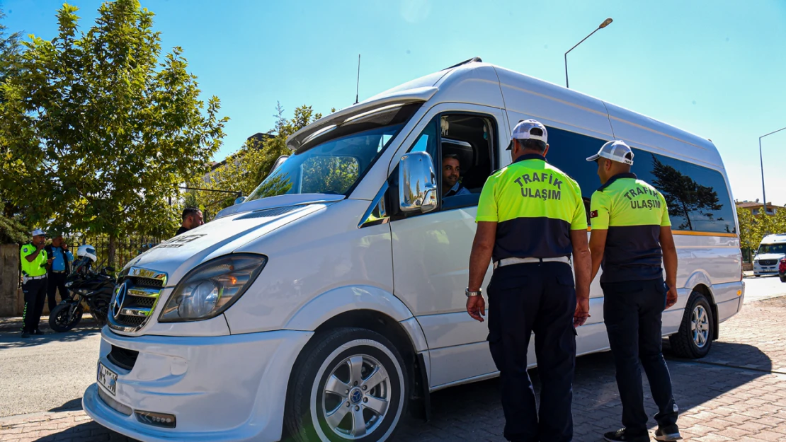 Öğrenci servislerine sıkı denetim