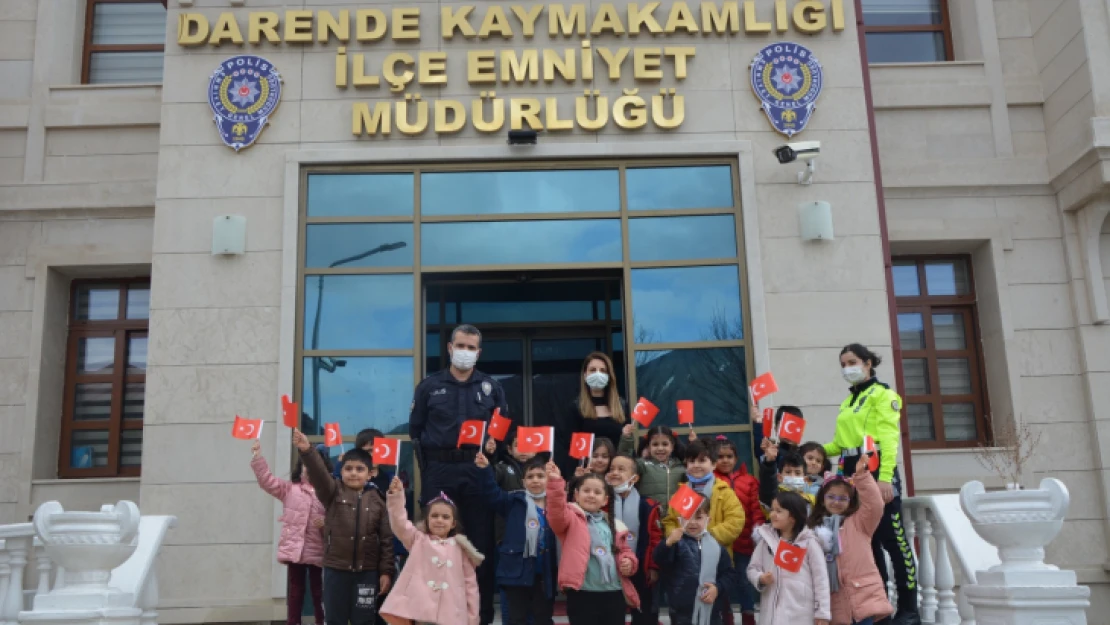 Öğretmen ve Öğrencilerden İlçe Emniyetine Ziyaret