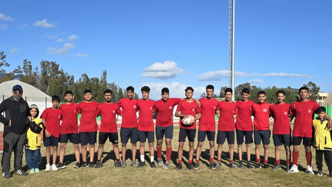 Okullararası Hokey gençler grup'da Malatya'yı Hasan Akbudak IMKB Teknik Lisesi temsil edecek.