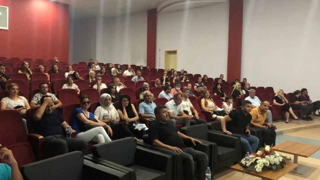 Özel güvenlik personeline Malatya İl Emniyet Müdürlüğü konferans salonunda eğitim verildi