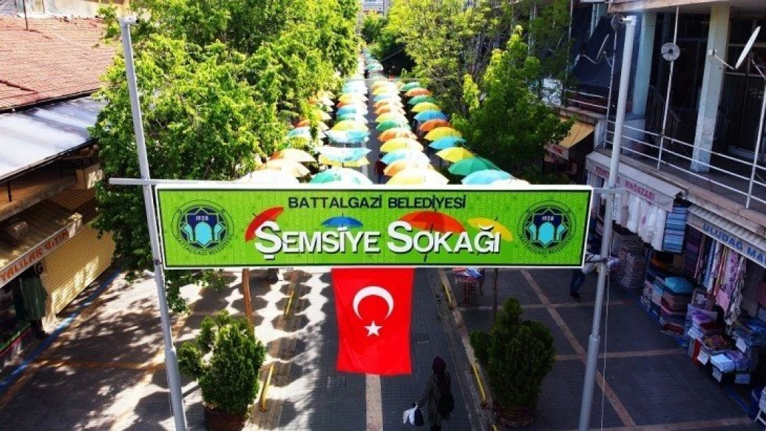 Şemsiye sokağa kardeş sokaklar gelecek