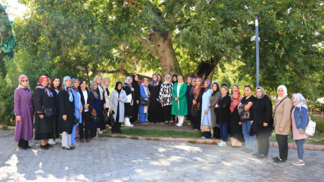 Stk'ların Kadın Temsilcileri Battalgazi'deki Hizmet Alanlarını Gezdiler