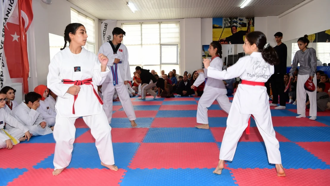 Taekwondo 3.Dönem Kuşak Sınavı Malatya Büyükşehir Belediyesi Ev Sahipliğinde Yapıldı