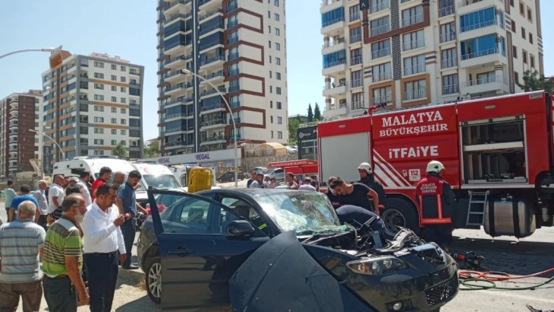 Tecde Yolunda Trafik Kazası: 8 Yaralı