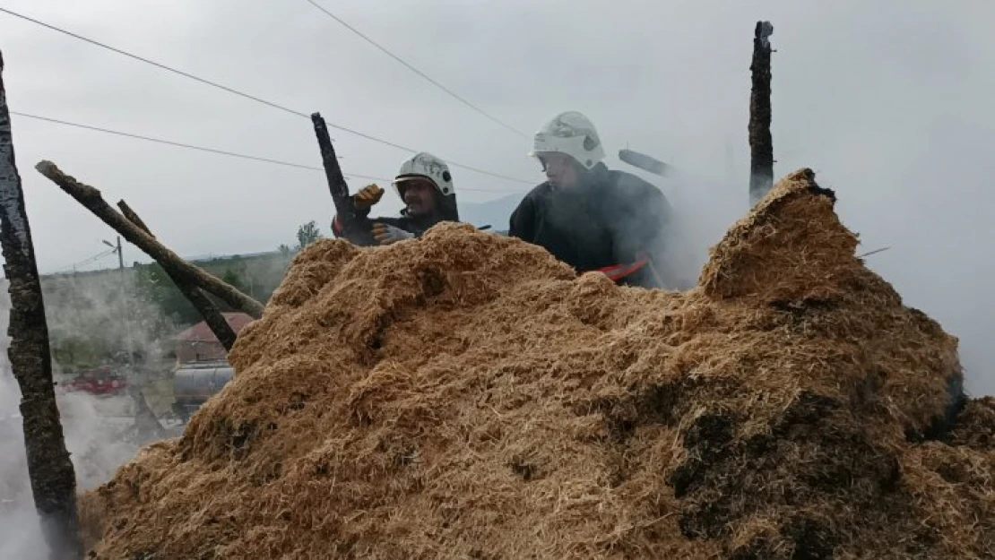 Tepeköy Mahallesinde Çatı Yangını