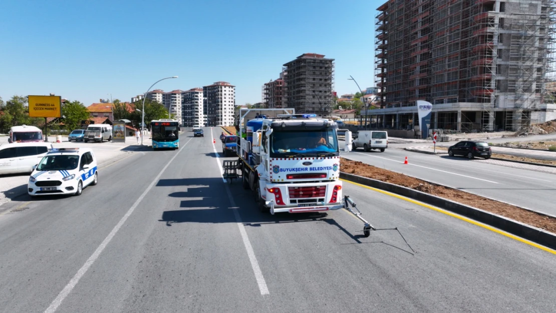 Trafik Güvenliği İçin 870 Bin Metre Yol Çizgi Çalışması Yapıldı