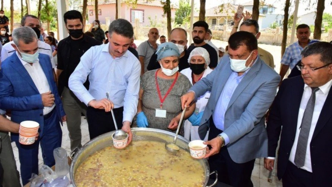 Vali Aydın Baruş, Hz. İmam Zeynel Abidin Türbesinde Düzenlenen Aşure İkramı Etkinliğine Katıldı